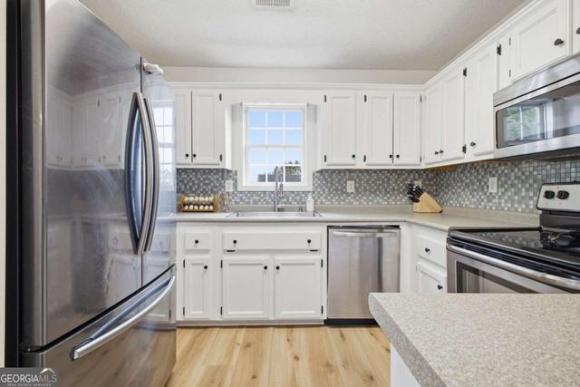 30 Kingston Pointe Drive, Kingston, GA 30145