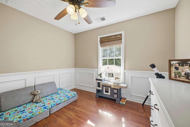 30 Kingston Pointe Drive, Kingston, GA 30145