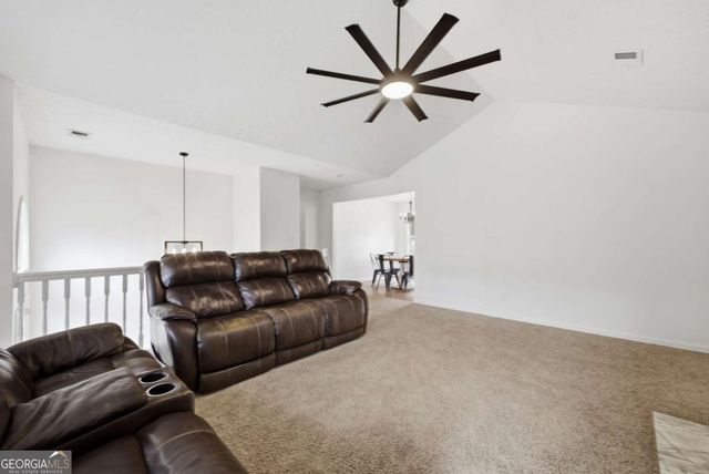 30 Kingston Pointe Drive, Kingston, GA 30145