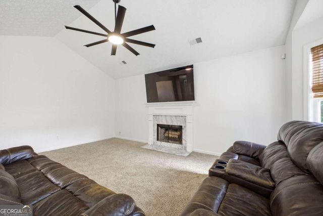 30 Kingston Pointe Drive, Kingston, GA 30145