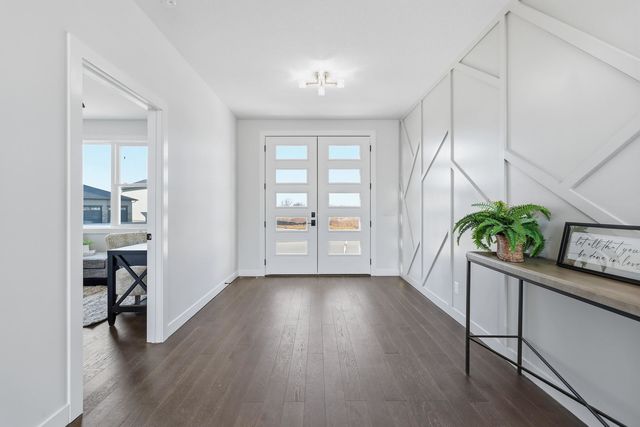 6589 Blackbird Lane, Bettendorf, IA 52722