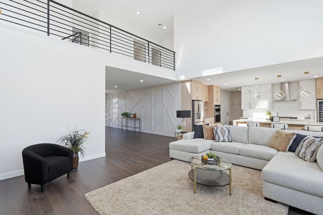 6589 Blackbird Lane, Bettendorf, IA 52722