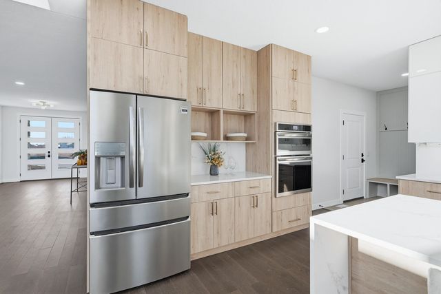 6589 Blackbird Lane, Bettendorf, IA 52722