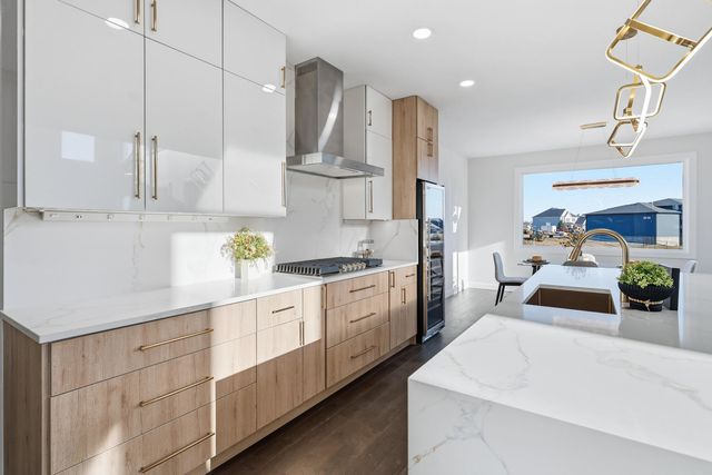 6589 Blackbird Lane, Bettendorf, IA 52722