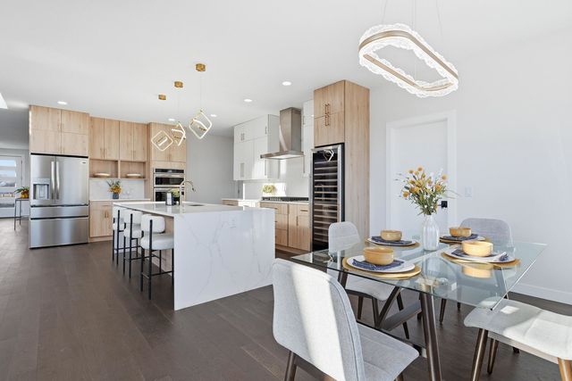 6589 Blackbird Lane, Bettendorf, IA 52722