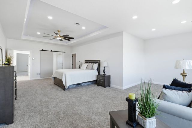 6589 Blackbird Lane, Bettendorf, IA 52722