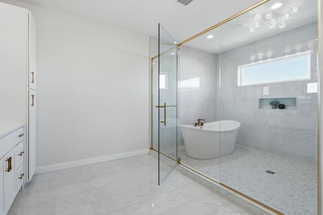 6589 Blackbird Lane, Bettendorf, IA 52722