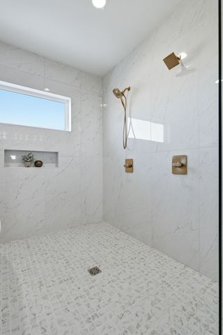 6589 Blackbird Lane, Bettendorf, IA 52722