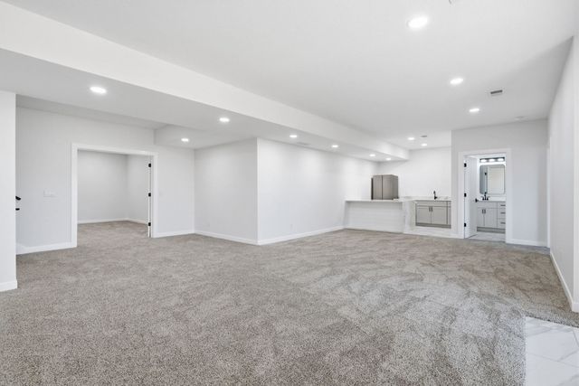 6589 Blackbird Lane, Bettendorf, IA 52722