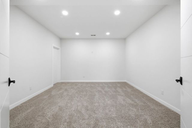 6589 Blackbird Lane, Bettendorf, IA 52722