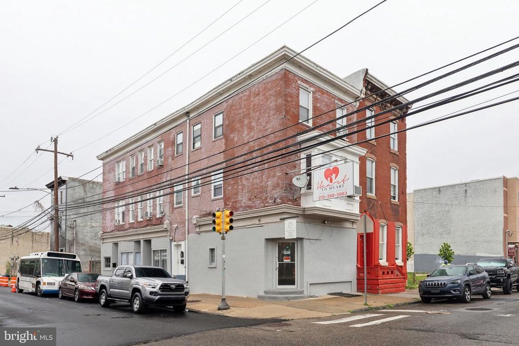 1633 W OXFORD ST, Philadelphia, PA 19121
