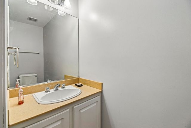 5507 Cambridge Way, Hanover Park, IL 60133