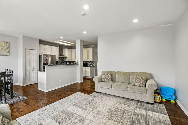 5507 Cambridge Way, Hanover Park, IL 60133