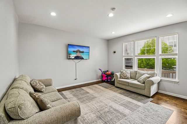 5507 Cambridge Way, Hanover Park, IL 60133