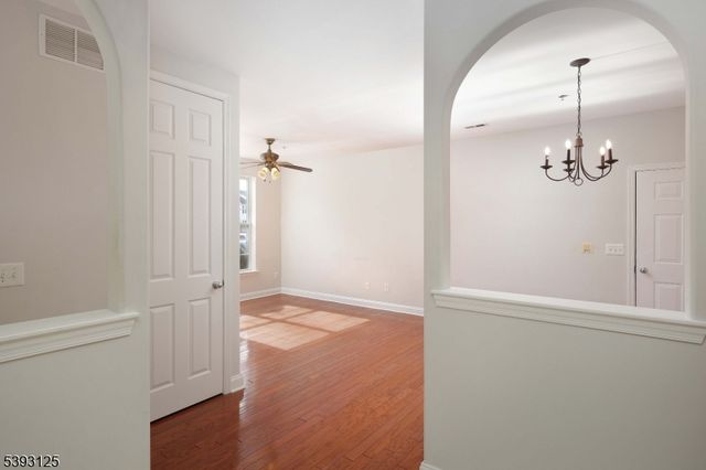 221 Windmill Ct, Lopatcong Twp., NJ 08865