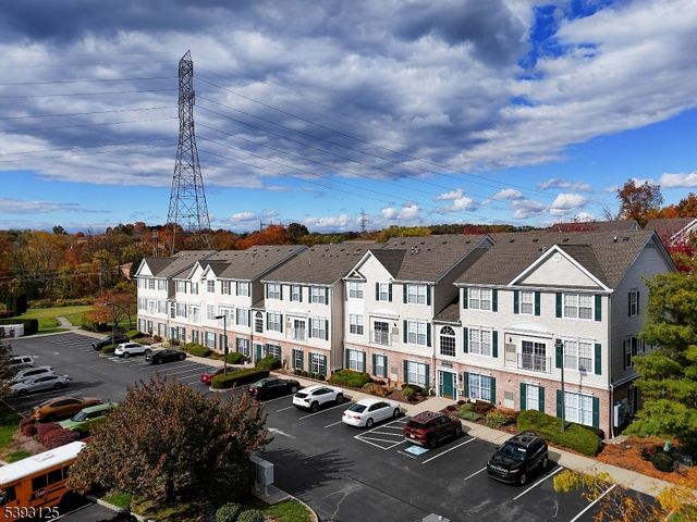 221 Windmill Ct, Lopatcong Twp., NJ 08865