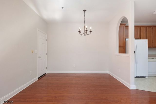 221 Windmill Ct, Lopatcong Twp., NJ 08865