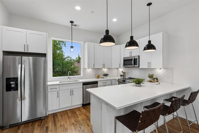 5647 Live Oak Street 101, Dallas, TX 75206