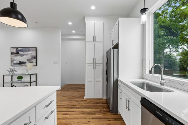 5647 Live Oak Street 101, Dallas, TX 75206