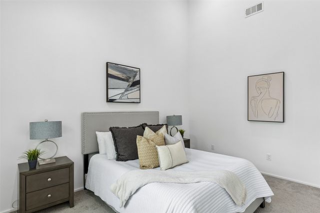 5647 Live Oak Street 101, Dallas, TX 75206