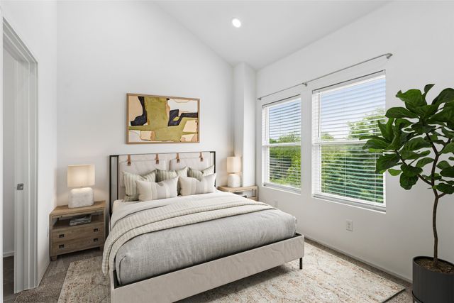 5647 Live Oak Street 101, Dallas, TX 75206