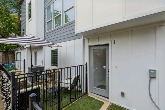 5647 Live Oak Street 101, Dallas, TX 75206