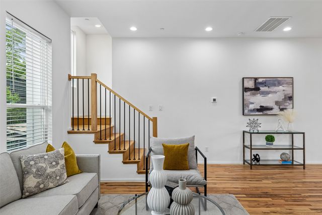 5647 Live Oak Street 101, Dallas, TX 75206