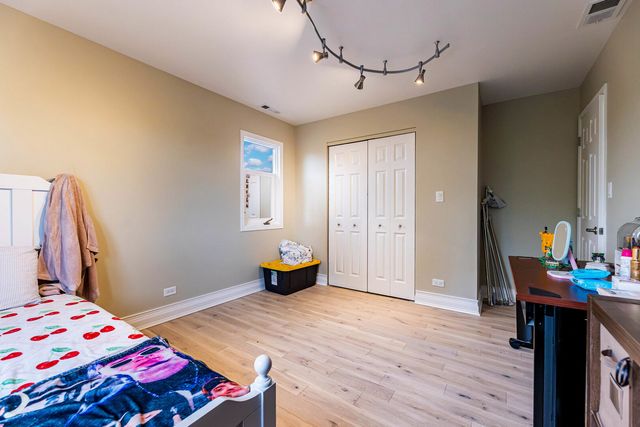 6017 S Monitor Avenue, Chicago, IL 60638