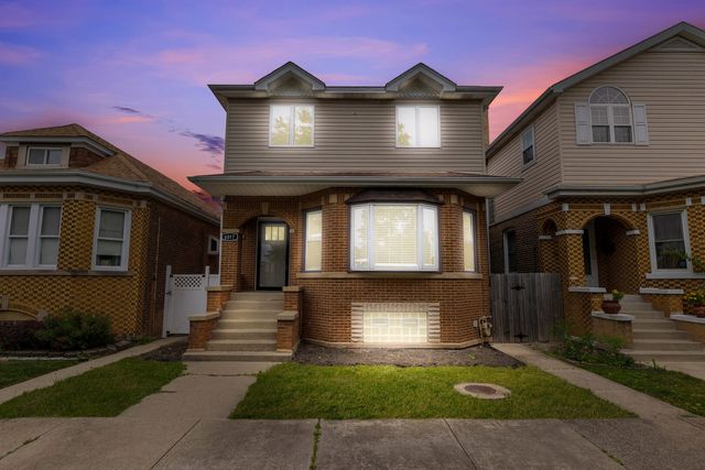 6017 S Monitor Avenue, Chicago, IL 60638