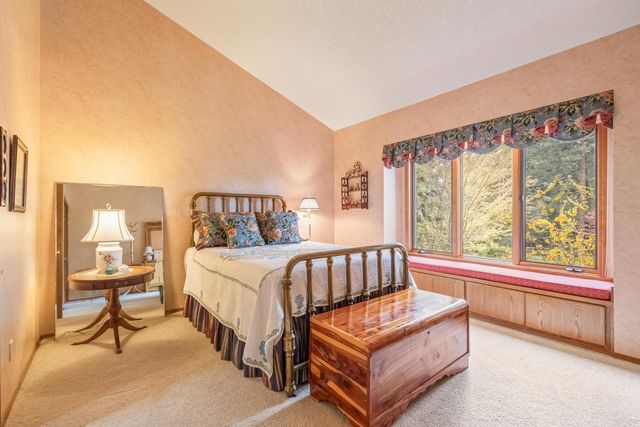 20468 Steamboat Court, Bend, OR 97702