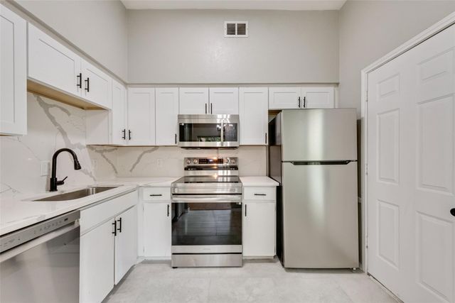 10406 High Hollows Drive 226, Dallas, TX 75230