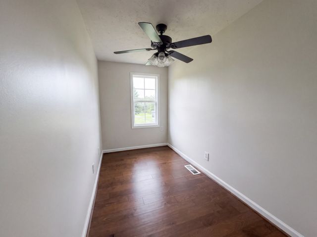 610 W Harper Rd, Portland, TN 37148