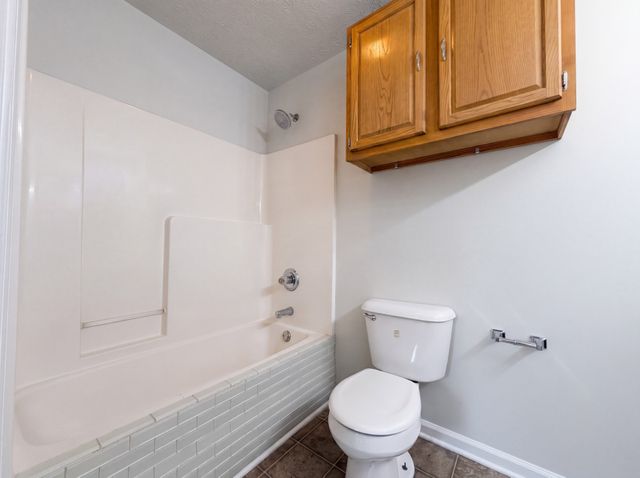 610 W Harper Rd, Portland, TN 37148