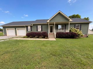 610 W Harper Rd, Portland, TN 37148