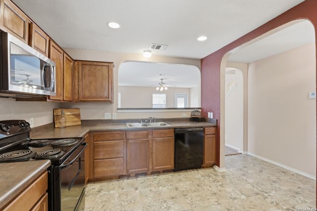 818 THREE WOOD WAY, San Antonio, TX 78221