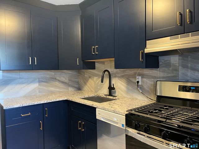 91 Strawberry Hill Avenue APT 139, Stamford, CT 06902