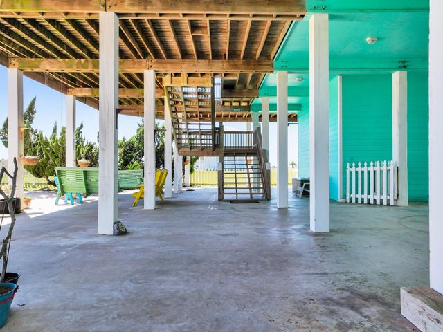 3626 Biscayne Beach Road, Port Bolivar, TX 77650