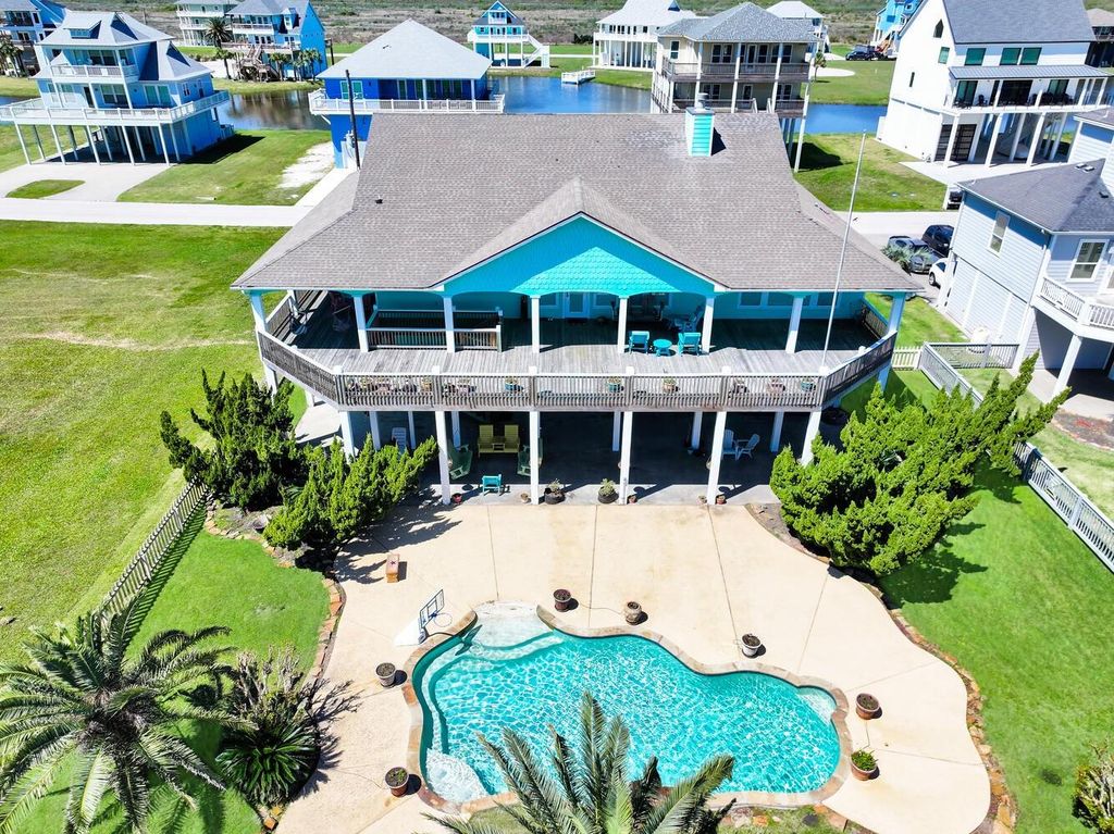 3626 Biscayne Beach Road, Port Bolivar, TX 77650