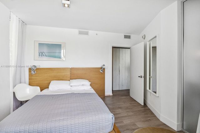 6080 Collins Ave 302, Miami Beach, FL 33140