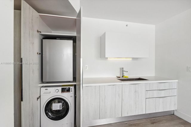 6080 Collins Ave 302, Miami Beach, FL 33140