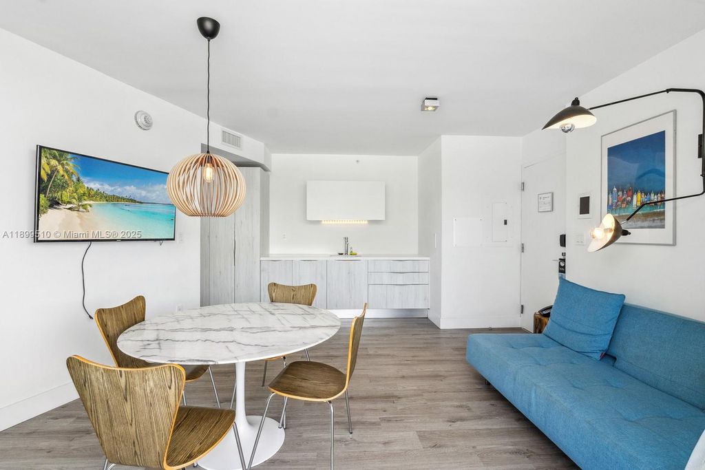 6080 Collins Ave 302, Miami Beach, FL 33140