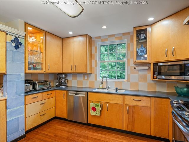 138 Woodbridge Drive, Charleston, WV 25311