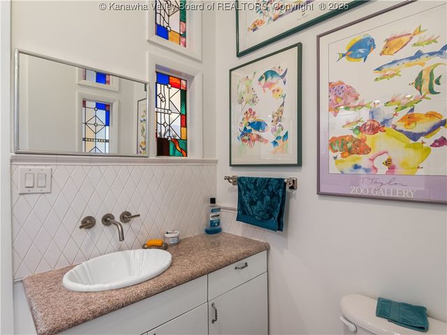 138 Woodbridge Drive, Charleston, WV 25311