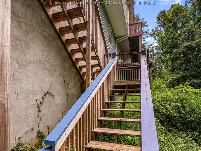 138 Woodbridge Drive, Charleston, WV 25311