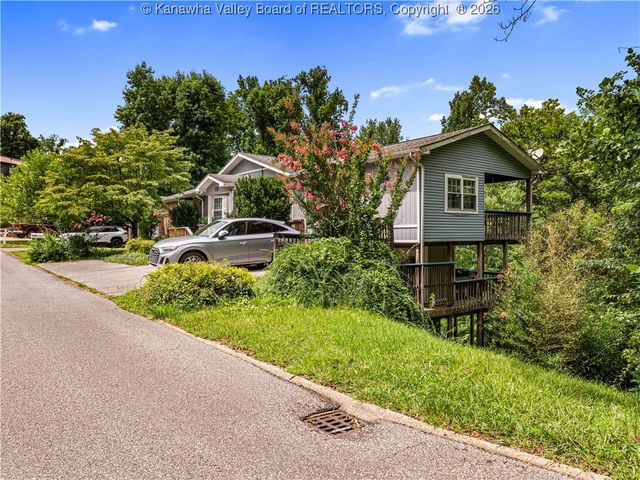 138 Woodbridge Drive, Charleston, WV 25311