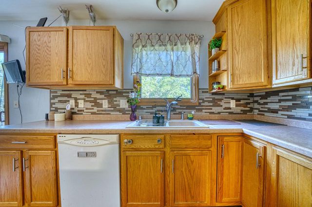 1005 Dresser AVENUE, Waukesha, WI 53188