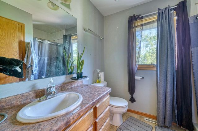 1005 Dresser AVENUE, Waukesha, WI 53188