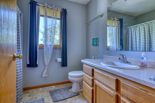 1005 Dresser AVENUE, Waukesha, WI 53188