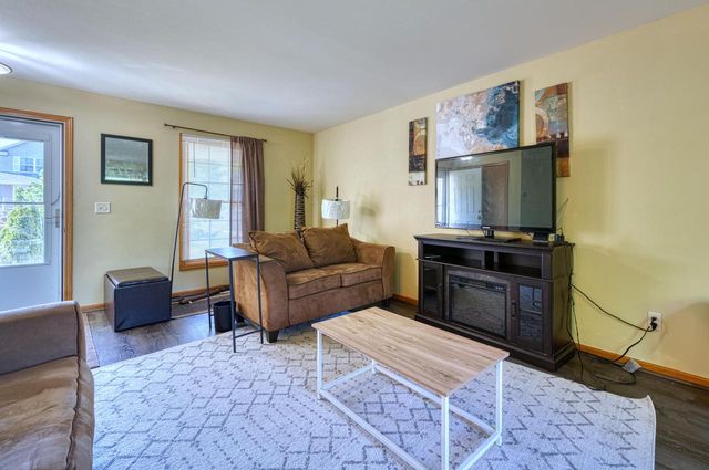 1005 Dresser AVENUE, Waukesha, WI 53188