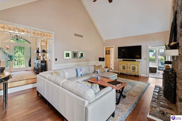 8202 Harrods View Court, Prospect, KY 40059